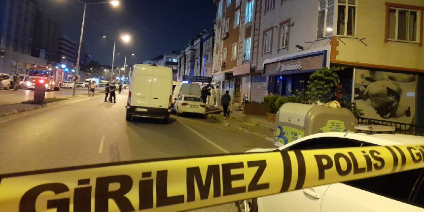 "Bomba var" notlu odalardan anne-oğulun cesedi çıktı
