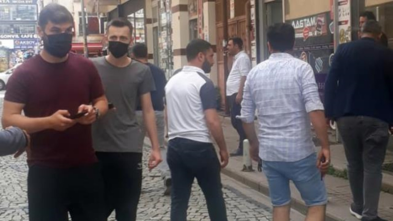 İstanbullu deprem sonrası sokağa döküldü! İşte panik anları...