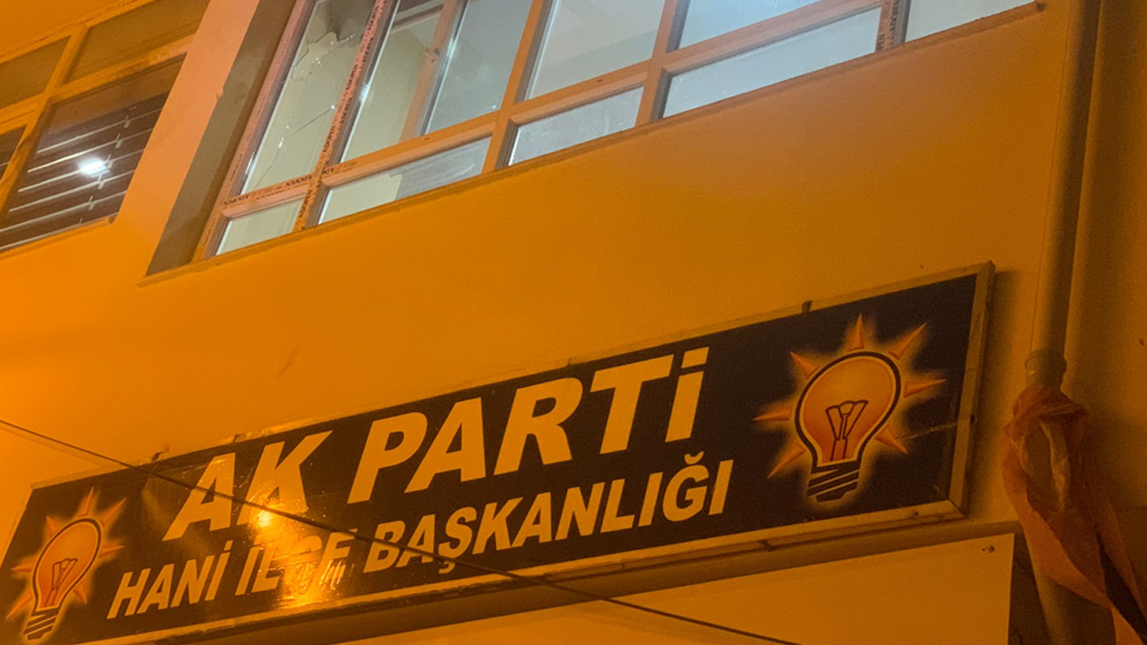 AK Parti'den Diyarbakır'daki parti binasına saldırıya sert tepki!