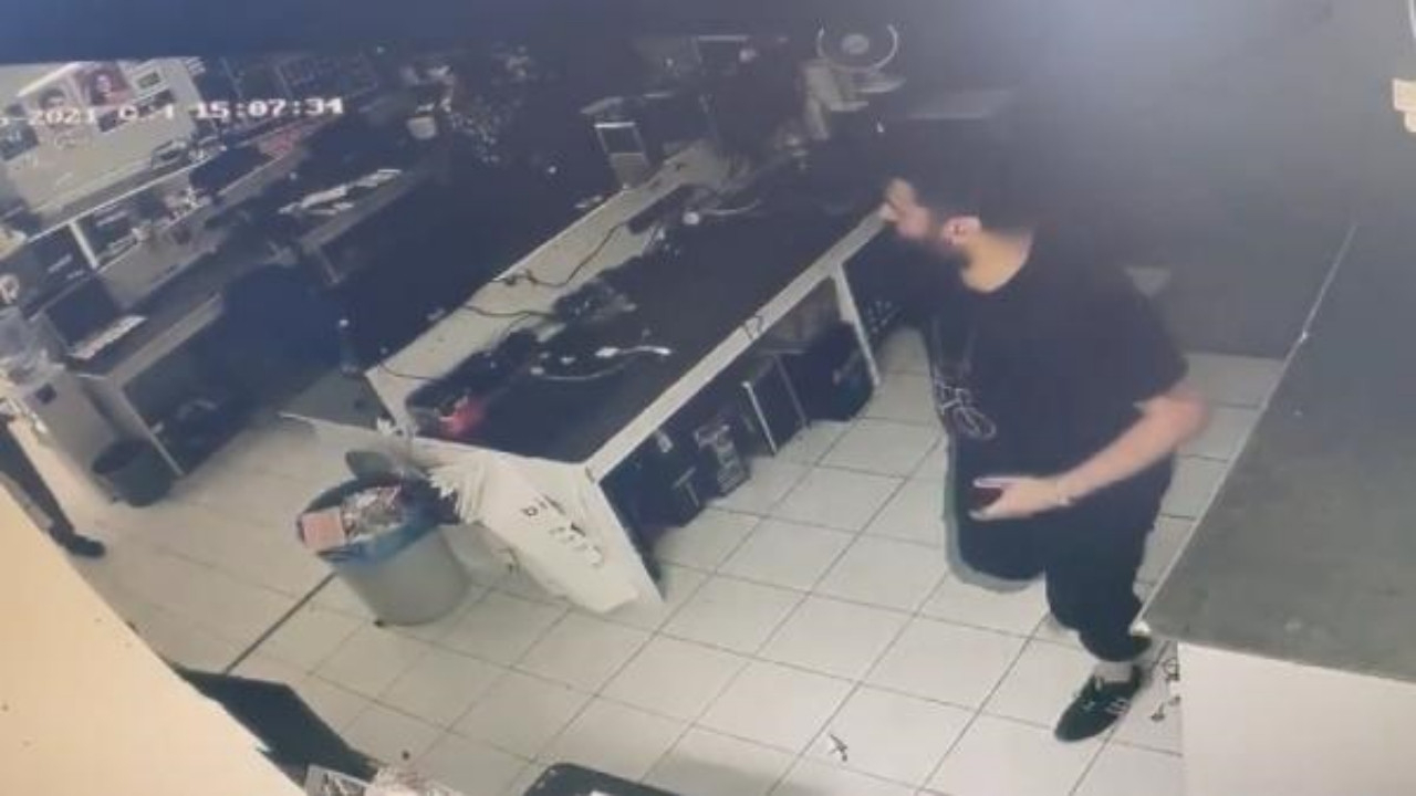 İstanbul'da şiddetli deprem anı güvenlik kamerasına yansıdı! Çalışanlar panik yaşadı...