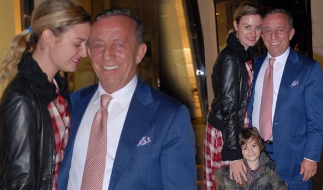 Petek Ertüre ile Ali Ağaoğlu'ndan mutluluk pozu