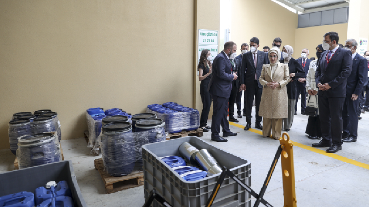 Emine Erdoğan'dan Roketsan'a Sıfır Atık Belgesi