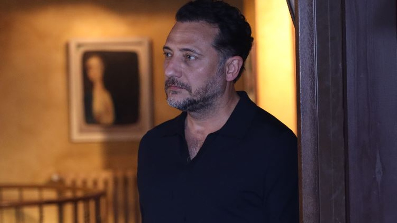 Yiğit Özşener karakterini konuşturdu! Oyuncunun yeni adresi belli oldu!