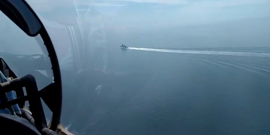 Rusya, Karadeniz'de sıcak saatlerin yaşandığı anları paylaştı