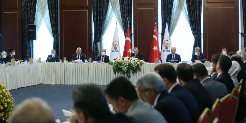 Erdoğan'dan milletvekillerine: Vatandaşla daha sık buluşun