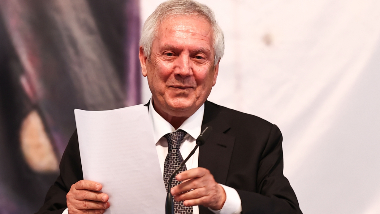 Aziz Yıldırım, Ali Koç ile ulu orta dalga geçti!