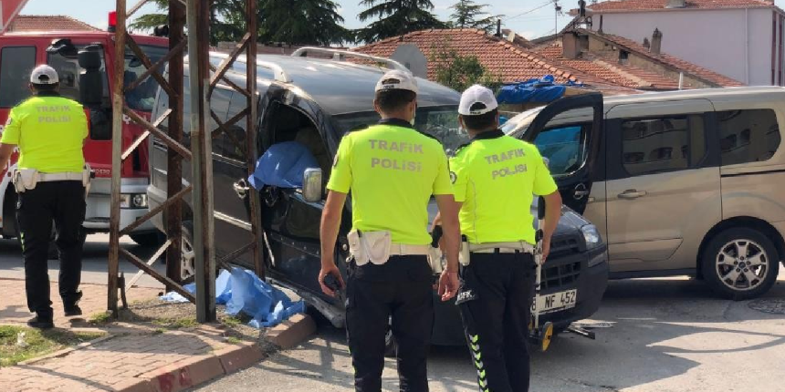 3 günlük evli çifti kaza ayırdı