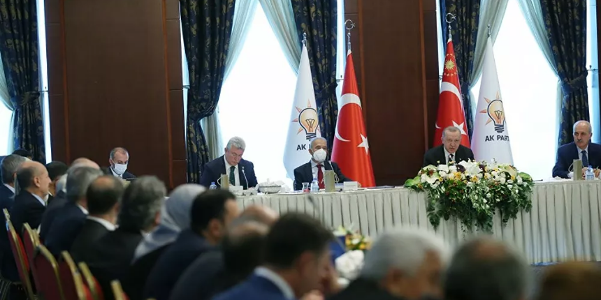 Milletvekilleri ile toplantıda bir ilk gerçekleştirildi