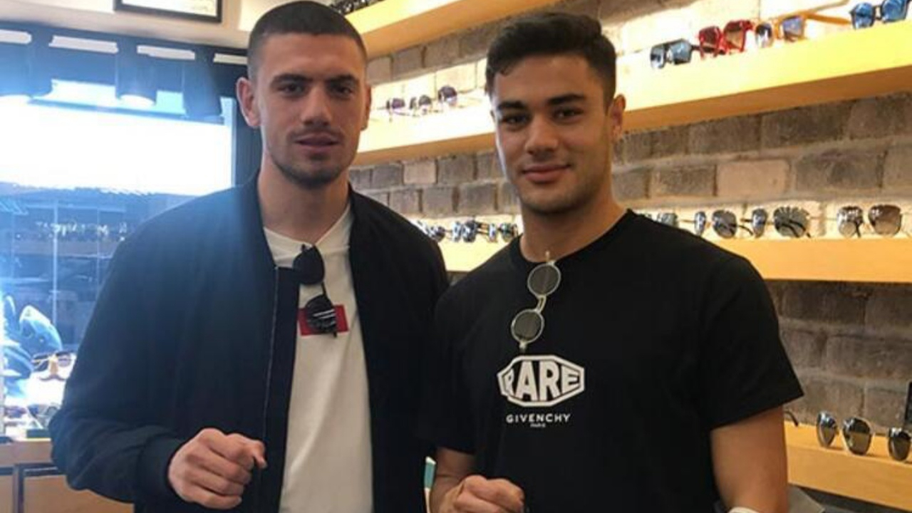 Merih Demiral ile Ozan Kabak'ın alışveriş keyfi