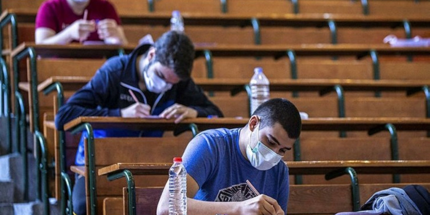 YKS maratonun ilk oturumu TYT sona erdi! 2,5 milyondan fazla öğrenci ter döktü...
