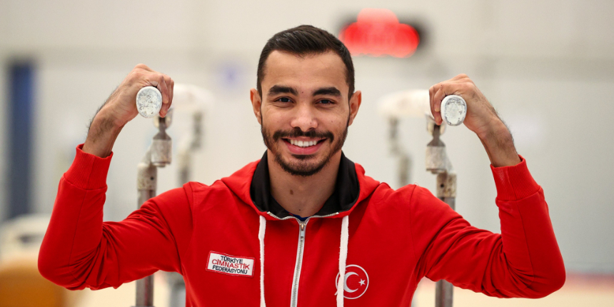 Milli sporcu Ferhat Arıcan, Artistik Cimnastik Dünya Kupası'nda altın madalya kazandı