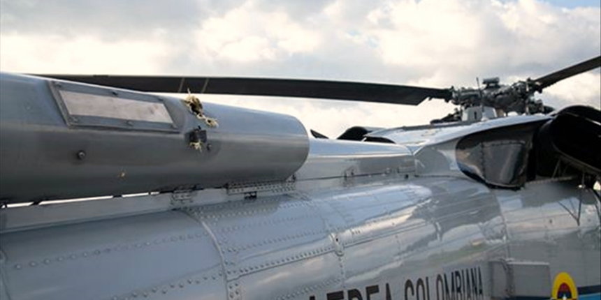 Başkanın içinde bulunduğu helikopter havada delik deşik edildi!