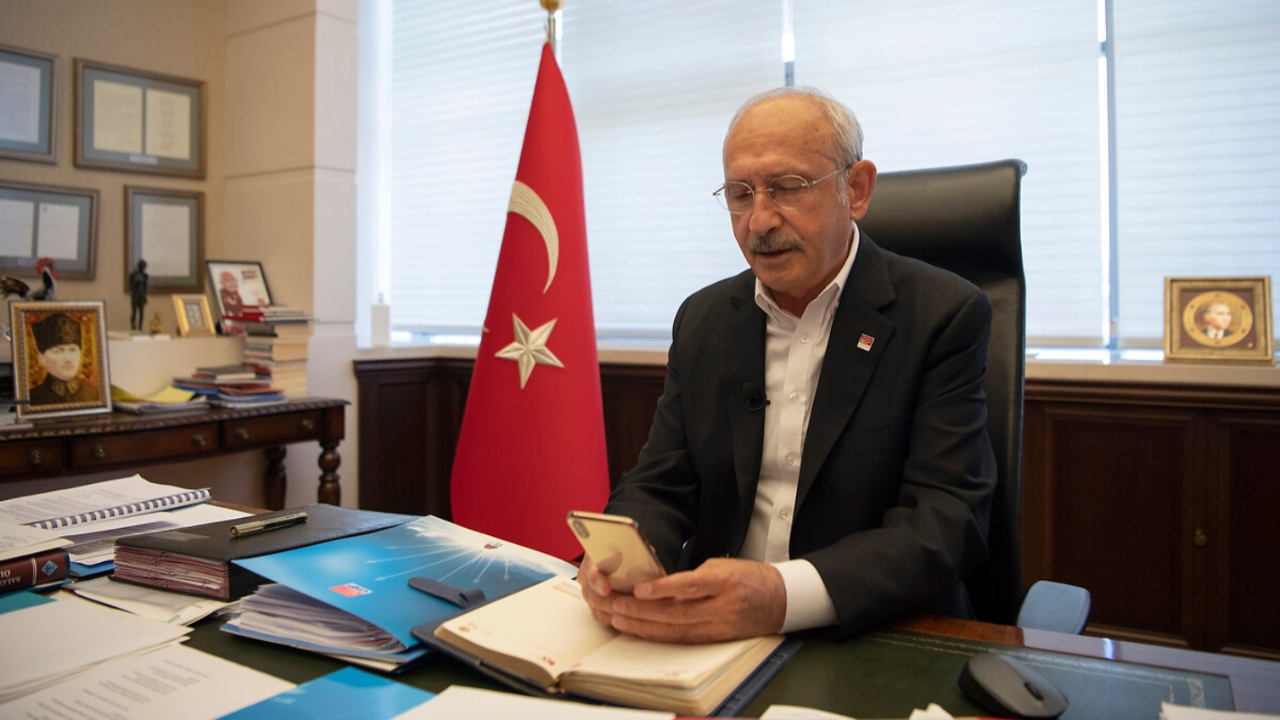 Kılıçdaroğlu kendisini 'gençlerin demokrat amcası' ilan etti