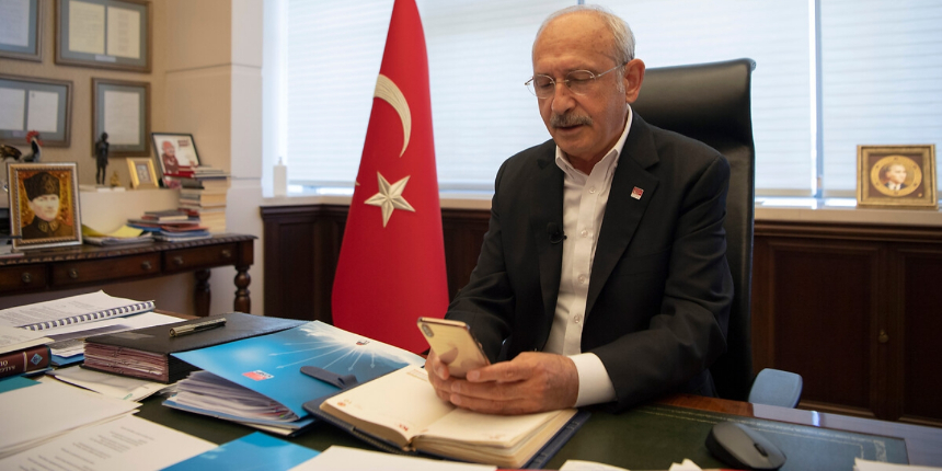 Kılıçdaroğlu kendisini 'gençlerin demokrat amcası' ilan etti