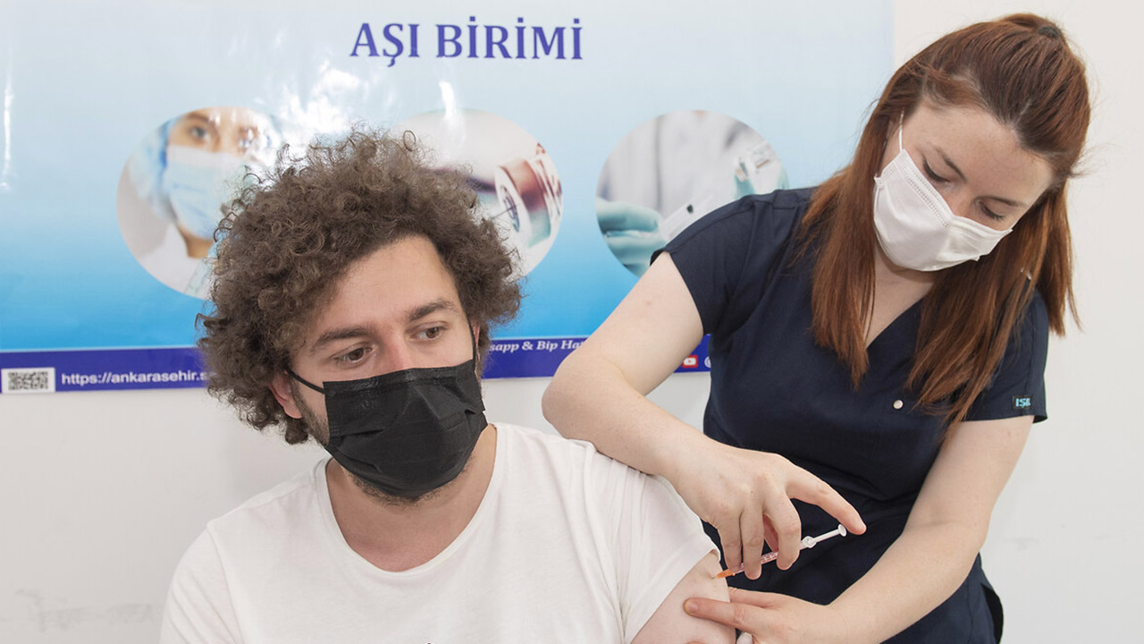 Koronavirüse karşı ilk kez geliştirildi: Üç doz halinde 28 gün arayla uygulanacak