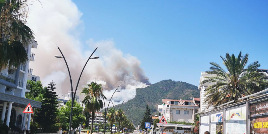 Bir orman yangını da Marmaris'te çıktı: Bir personel şehit oldu