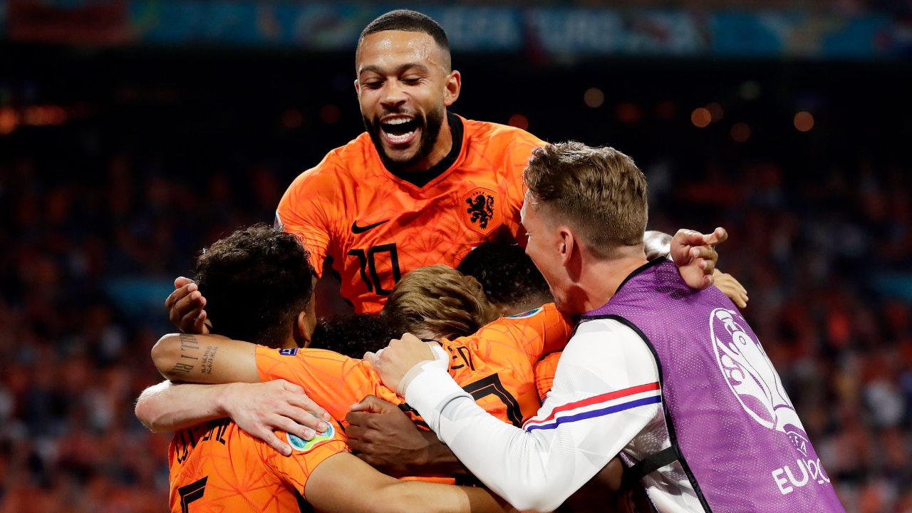 Hollanda'nın yıldızı Memphis Depay, Çekler'den çekiniyor