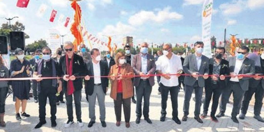 Adana'da aynı parkı 84 günde iki defa açtılar... CHP'li Öztrak da katıldı