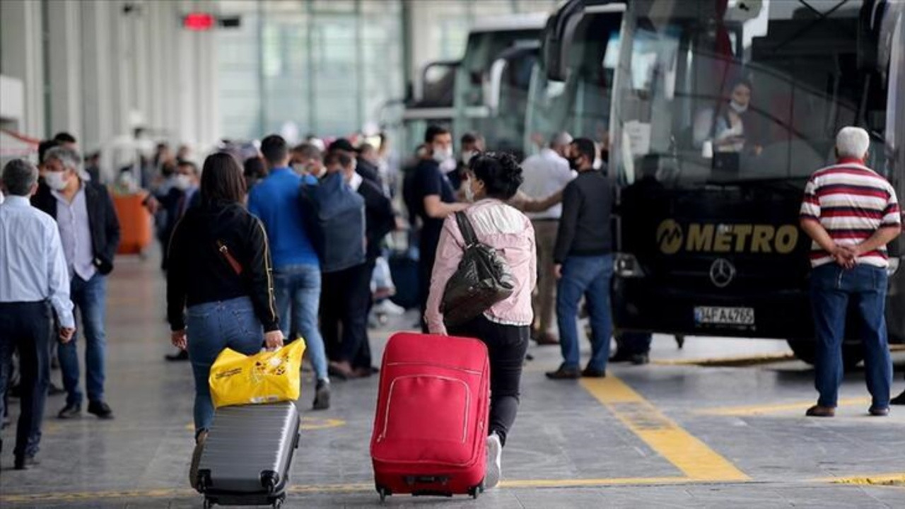 Şehirlerarası otobüs seyahatlerinde yeni dönem: Namaz saatlerine göre belirlenecek!