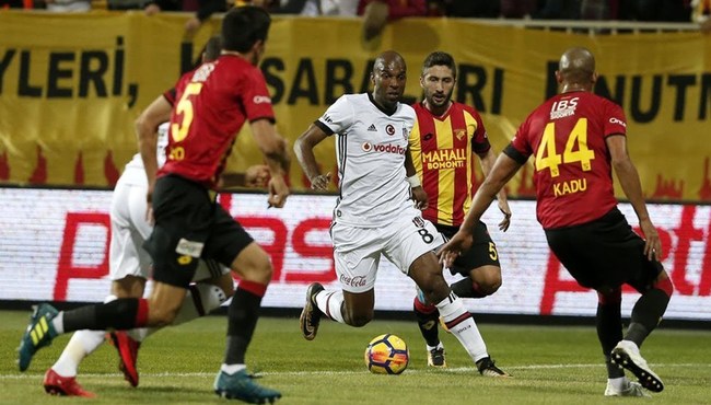 Ryan Babel'in şahsi youtube kanalından Göztepe-Beşiktaş maçının sahne arkası!