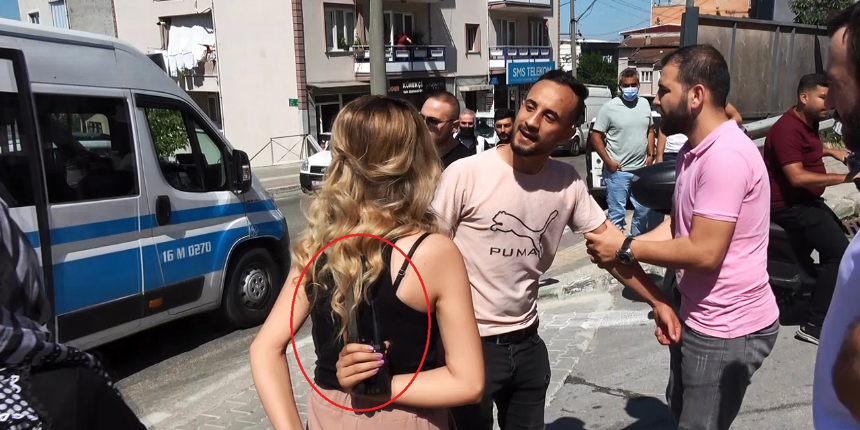 Kadına bıçaklı saldırıyı DHA muhabirleri önledi! İşte o anlar...