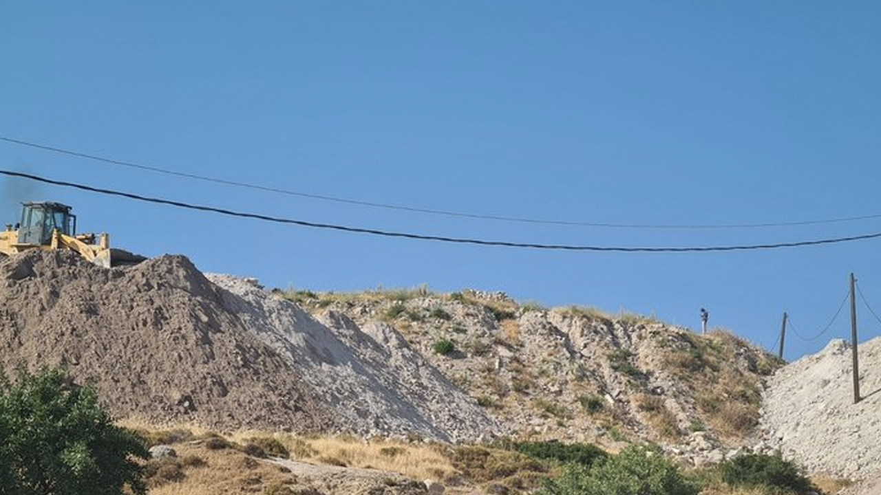 Dünyaca ünlü koyun yakınını molozla doldurdular! Belediyeden çevre katliamı