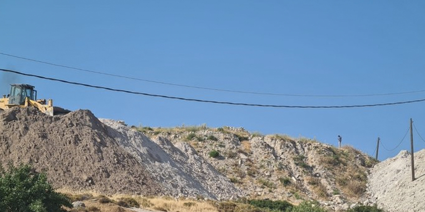 Dünyaca ünlü koyun yakınını molozla doldurdular! Belediyeden çevre katliamı