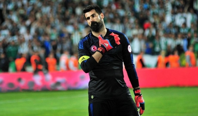 Volkan Demirel hakkında flaş iddia: Futbolu bırakıyor