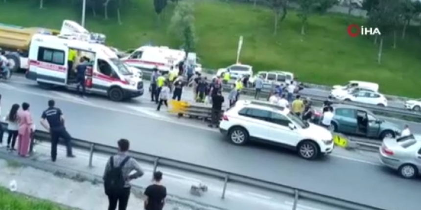 TEM'de korkunç kaza! Araçlar birbirine girdi: 1’i ağır 6 yaralı