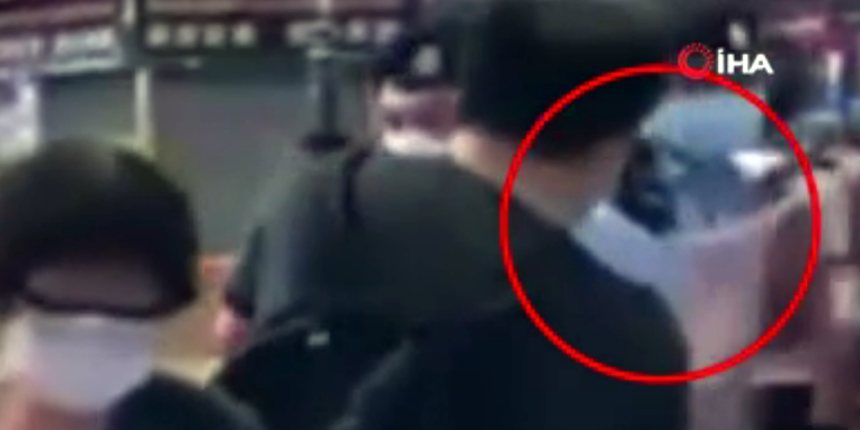 Önce polisi sırtından sonra da kendini kalbinden bıçakladı!