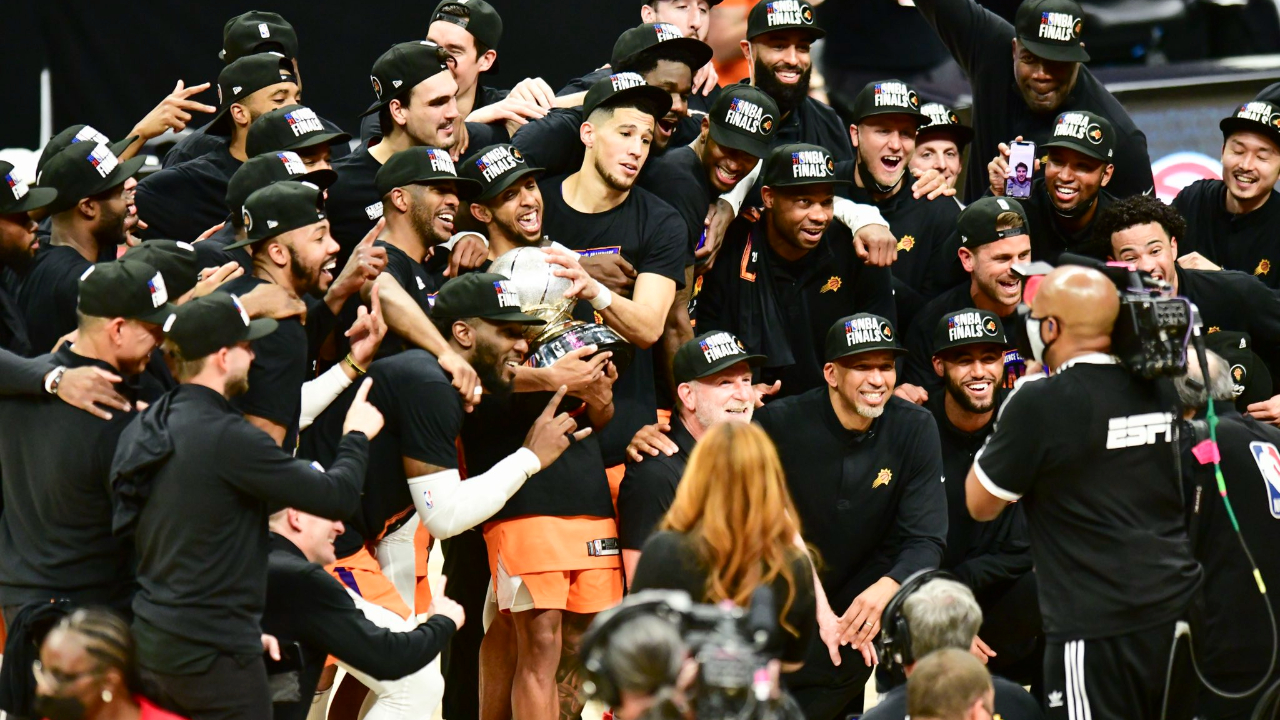 NBA'de Batı Konferansı şampiyonu olan Phoenix Suns, 28 yıl sonra finalde