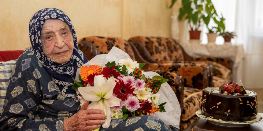 111 yaşındaki Pamuk Nineye sürpriz