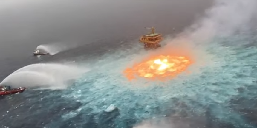 Sualtı petrol boru hattı patladı! Ateş Gözü 10 saattir yanıyor