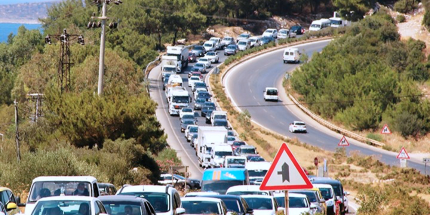 Nüfusu 3'e katlanan Bodrum'da trafiğe çözüm: 'Çevreyolu' yapılacak!