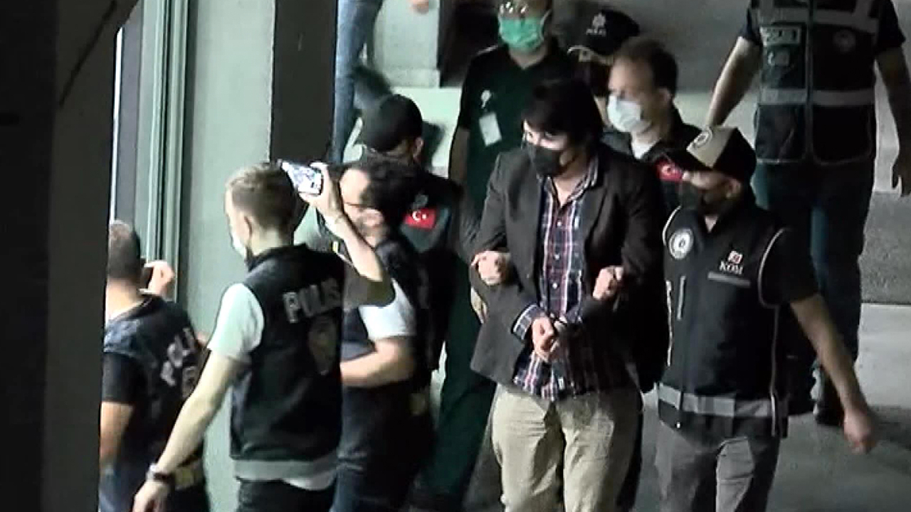 Tosuncuk, istanbul'a geldi, uçaktan iner inmez gözaltına alındı