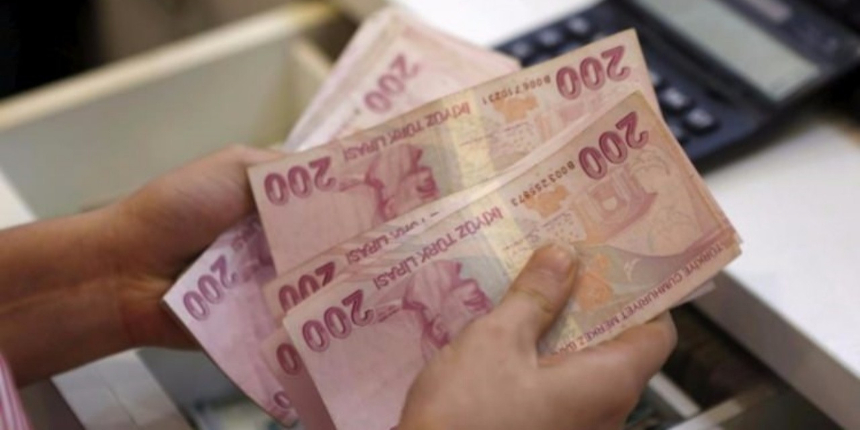 Milyonlarca emekli ve memura zamlı maaş geliyor! Saatler kaldı...