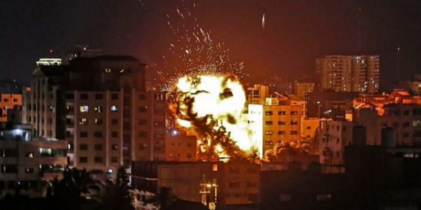 İsrail savaş uçakları Gazze Şeridi'ni bombalıyor!
