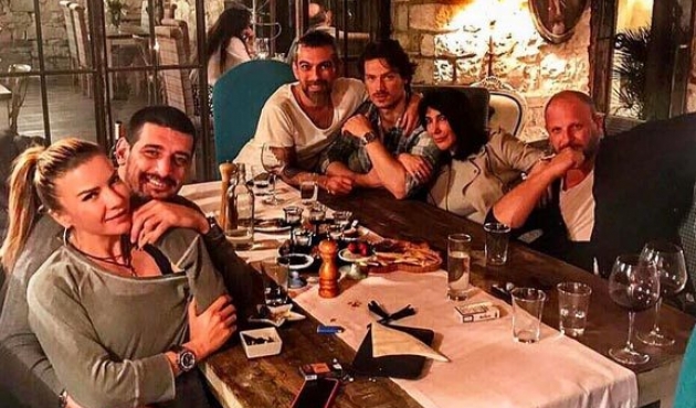 Hande Yener ve Ivana Sert'in mutlu anları