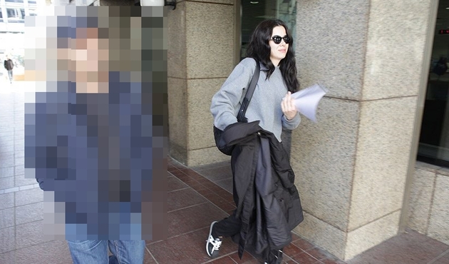 Asena gazetecilere çıkıştı, "Keşke sorsaydınız"