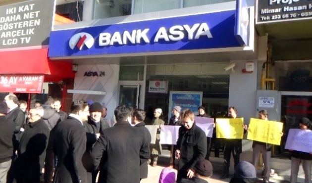 FETÖ'cü akademisyenler Bank Asya batmasın diye 2 milyon lira kredi çekmiş