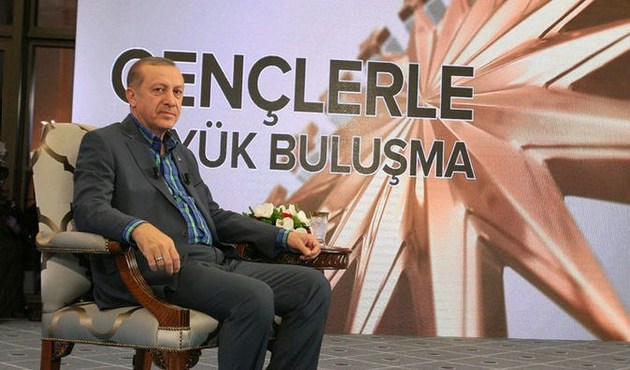 Cumhurbaşkanı Erdoğan, gençlerin sorularını yanıtladı