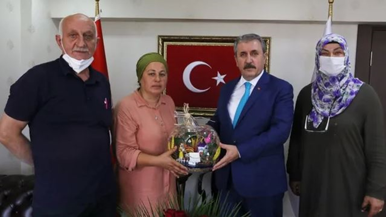 Ters kelepçeyle gözaltına alınan başkandan Destici'ye ziyaret