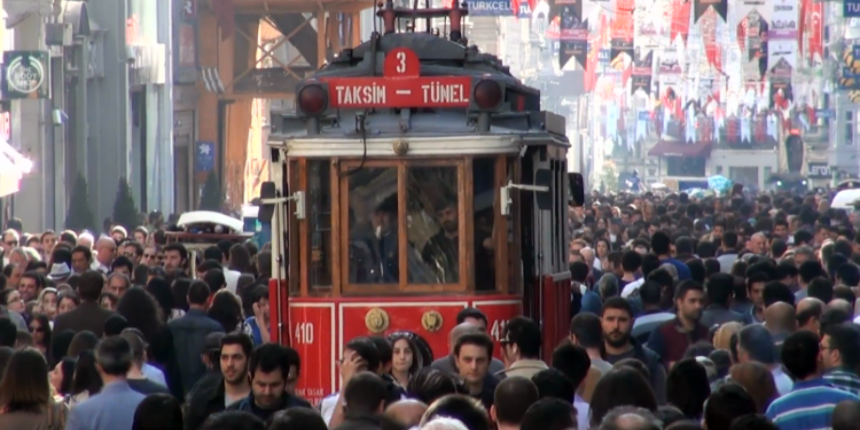 İlk kez oy kullanacak gençlerin tercihi AK Parti!
