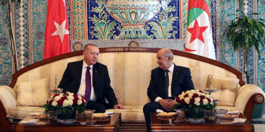 Le Monde: Cezayir'in ilham kaynağı Türkiye!