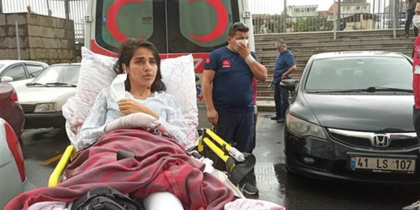 Eşinin kurşun yağmuruna tuttuğu Sabiha, duruşmaya sedyeyle geldi: Ayaklarımı geri istiyorum