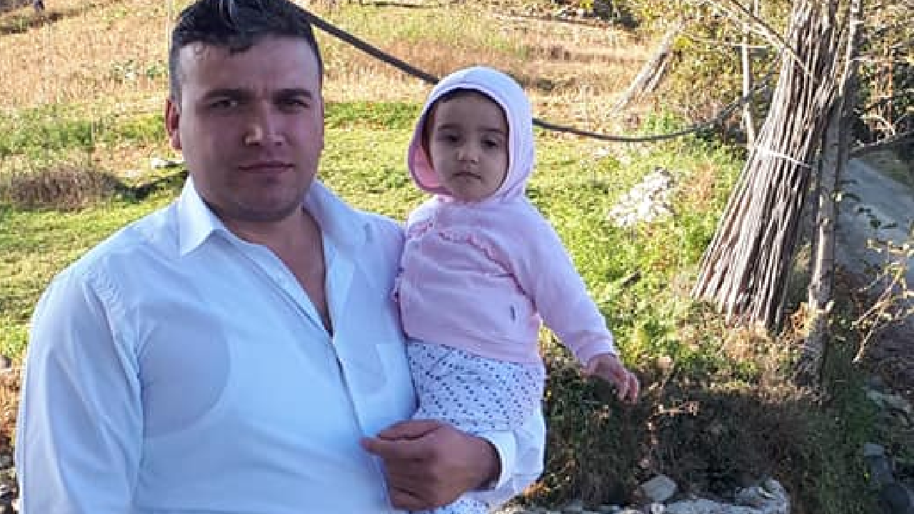 12 yıl beklemişlerdi, babasının aracının altında kaldı!