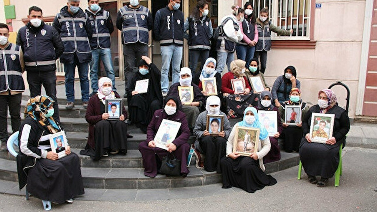 PKK açıklamak için bugünü seçti! Evlat nöbetindeki iki ailenin çocuğu 4 yıl önce öldürülmüş!