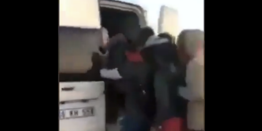 İran sınırından Türkiye'ye giren Afgan mülteciler kameralara takıldı!