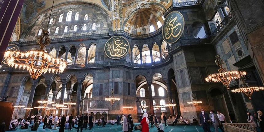 Ayasofya Camii’nin ibadete açılması kararının üzerinden tam 1 yıl geçti!