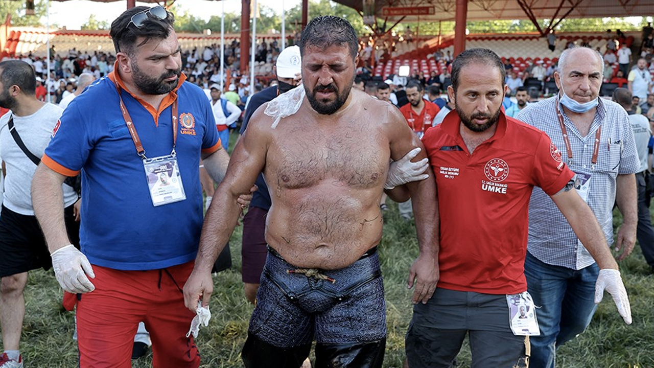 Kırkpınar'da korku dolu anlar! Hastaneye kaldırıldı